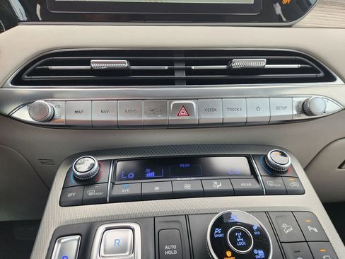 Used 2022 Hyundai Palisade Calligraphy image 18