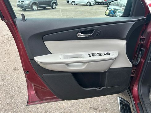 Used 2010 GMC Acadia SL image 15