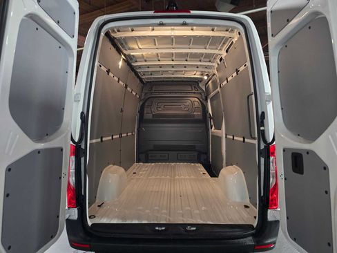 Used 2025 Mercedes-Benz Sprinter 2500 image 16