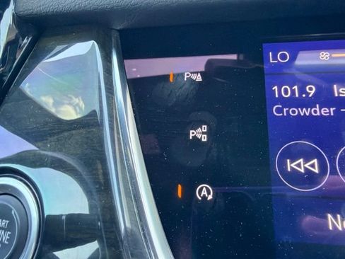 Used 2023 Cadillac XT6 Premium Luxury w/ Technology Package FWD image 42