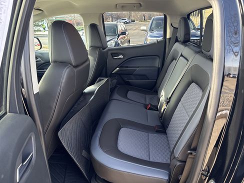 Used 2022 Chevrolet Colorado Z71 w/ Z71 Midnight Edition image 13