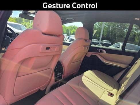 Used 2022 BMW X5 xDrive40i w/ Premium Package AWD/4WD image 13