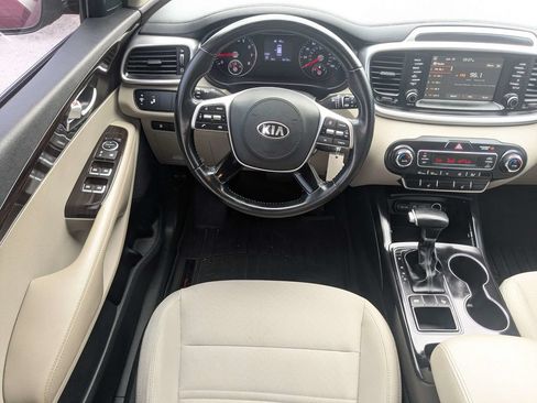 Used 2020 Kia Sorento LX w/ LX I4 Convenience Package FWD image 16