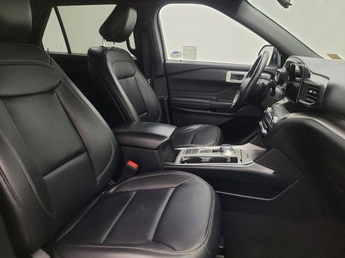 Used 2020 Ford Explorer XLT w/ Equipment Group 202A RWD image 21