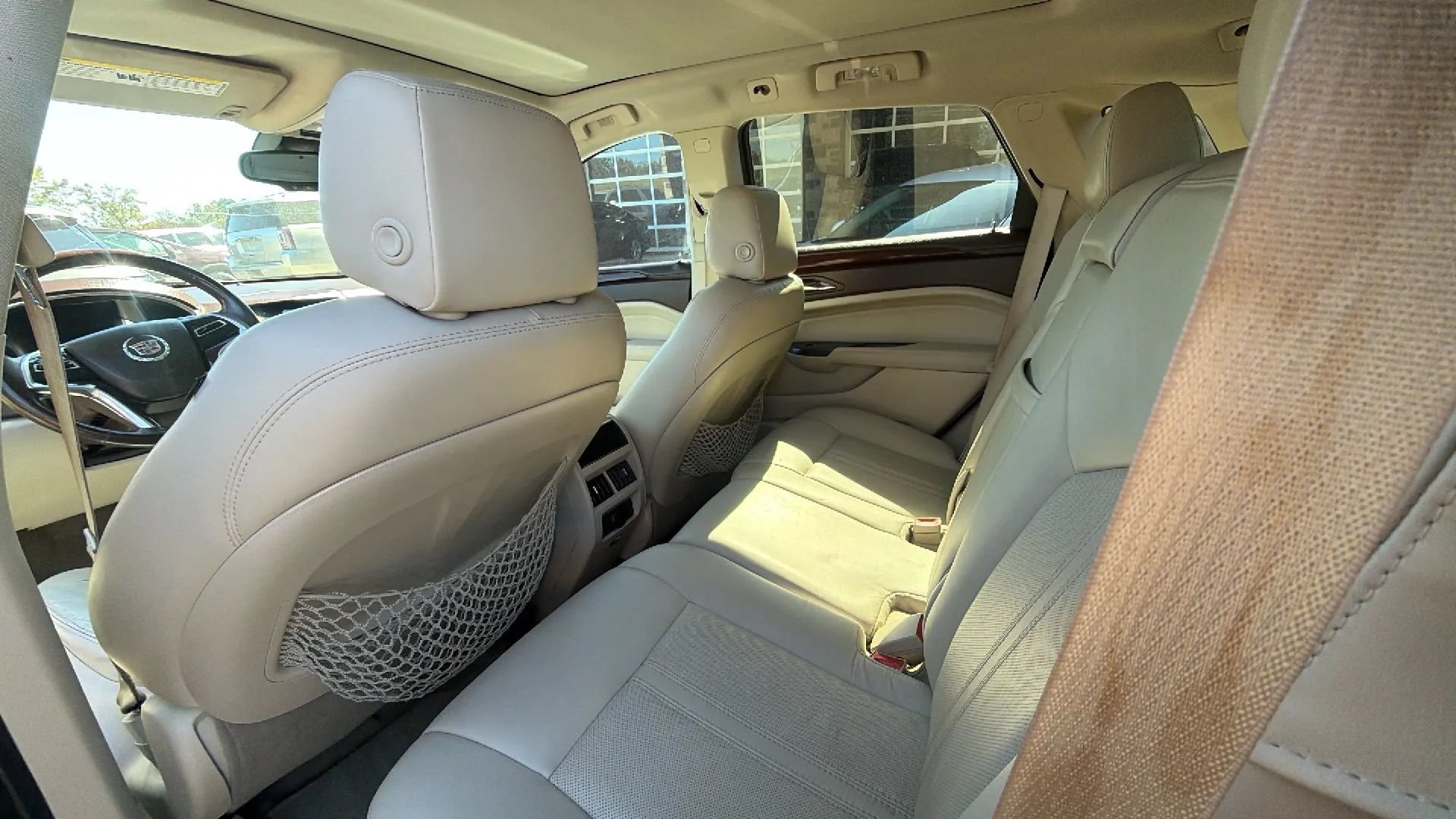 Used 2015 Cadillac SRX Luxury w/ Driver Awareness Package FWD image 11