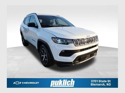 Used 2024 Jeep Compass Latitude image 1