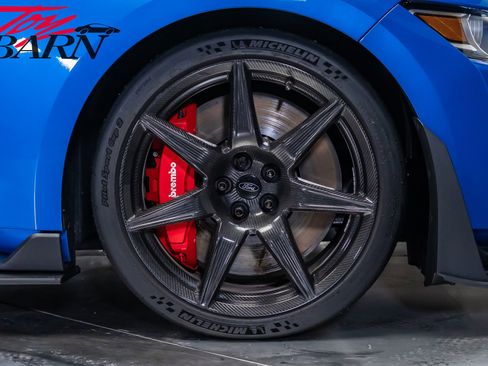 Used 2020 Ford Mustang Shelby GT500 w/ Carbon Fiber Track Pack image 18