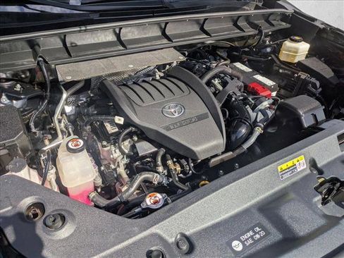 Used 2023 Toyota Highlander XLE image 21