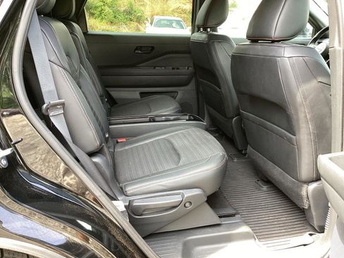 Used 2024 Nissan Pathfinder Rock Creek AWD/4WD image 4