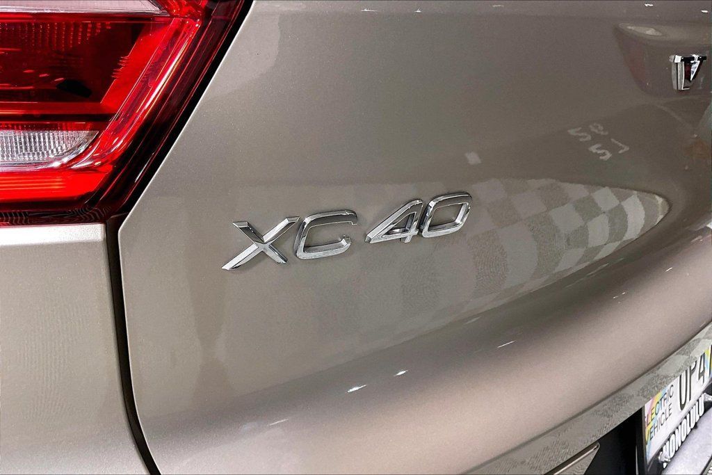 Used 2024 Volvo XC40 Recharge Ultimate w/ Protection Package Premier AWD/4WD image 31
