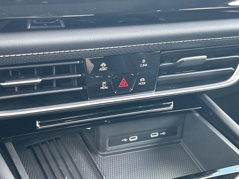 New 2026 Volkswagen Atlas SE FWD image 24
