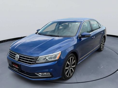 Used 2017 Volkswagen Passat 1.8T SEL Premium FWD image 4