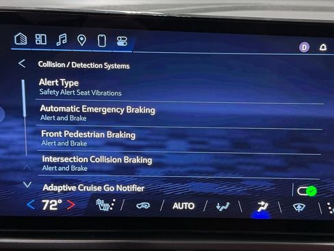 Used 2025 Chevrolet Equinox EV RS FWD image 29