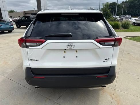 Used 2025 Toyota RAV4 XLE w/ Convenience Package AWD/4WD image 6