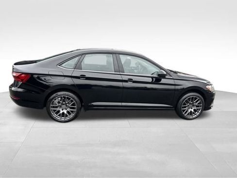 Used 2020 Volkswagen Jetta R-Line image 9