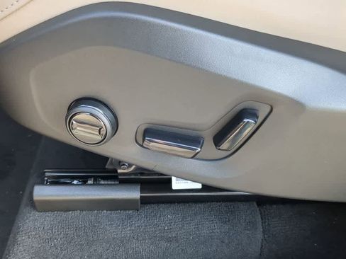 New 2026 Volvo XC90 B5 Core w/ Protection Package Premier image 16