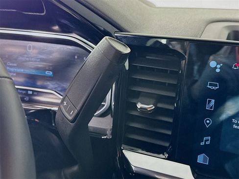 Used 2024 Chevrolet Silverado 1500 LT image 11