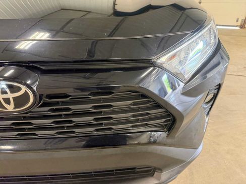 Used 2021 Toyota RAV4 XLE w/ Convenience Package AWD/4WD image 5