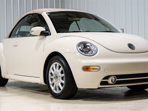 Used 2005 Volkswagen Beetle GLS FWD image 24