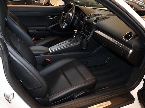 Used 2021 Porsche 718 Cayman image 56