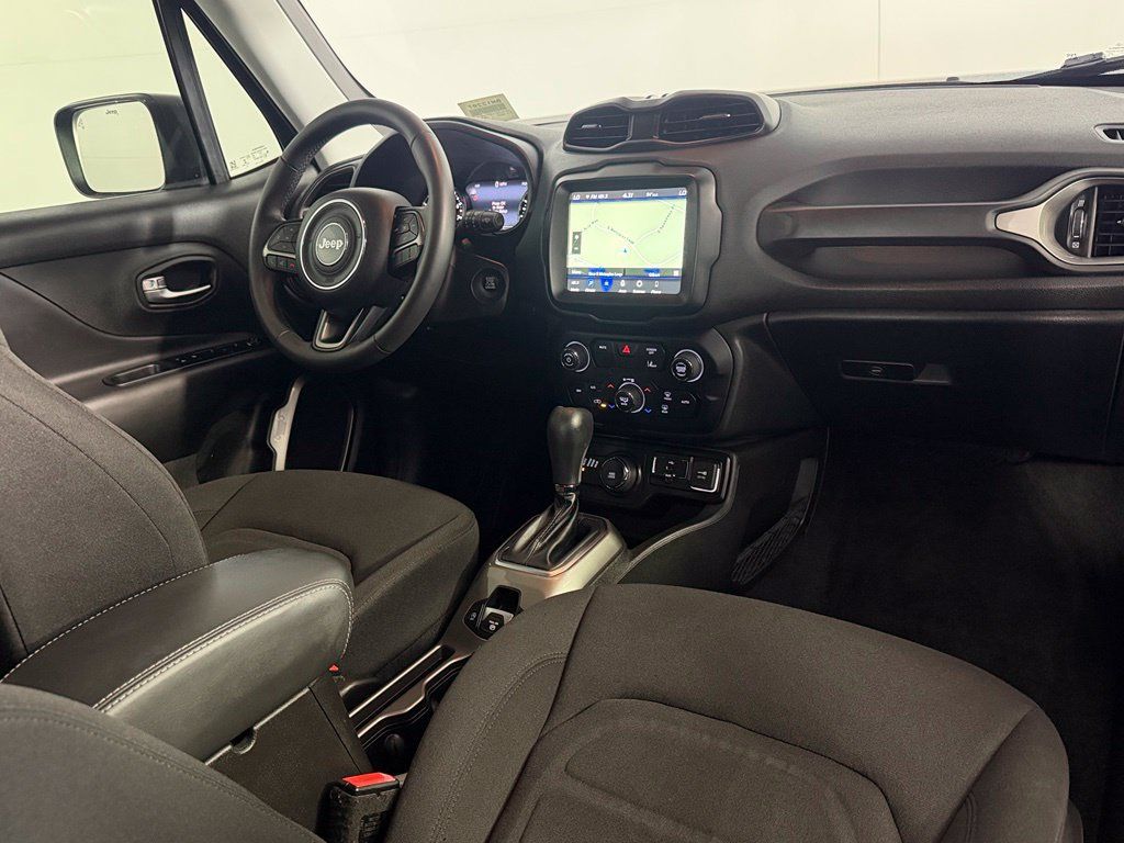 Used 2022 Jeep Renegade Latitude AWD/4WD image 22