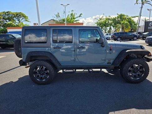 Used 2015 Jeep Wrangler Unlimited Rubicon w/ Connectivity Group AWD/4WD image 8