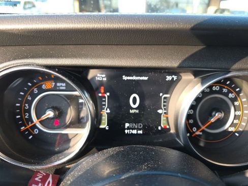 Used 2020 Jeep Wrangler Unlimited Sahara image 40