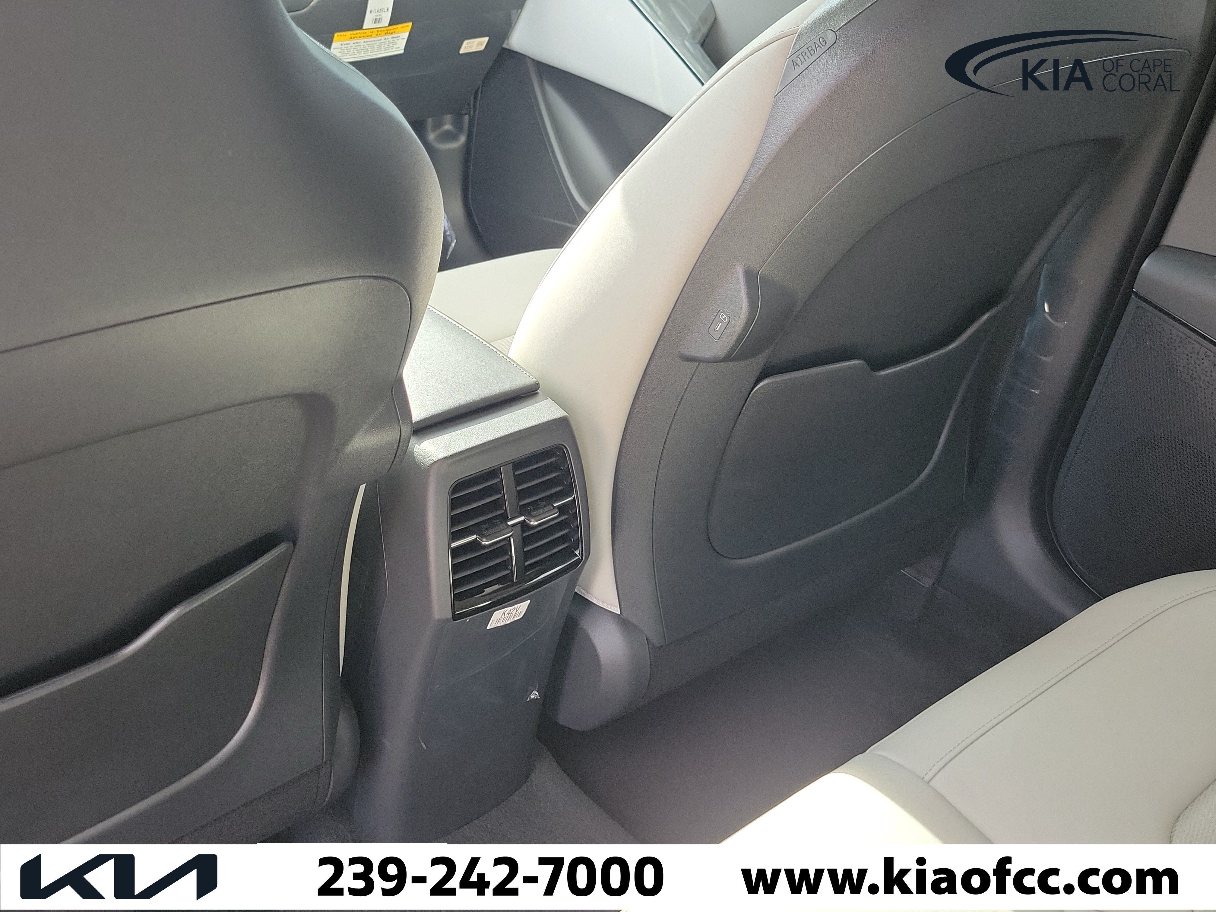 New 2026 Kia Niro EX FWD image 13