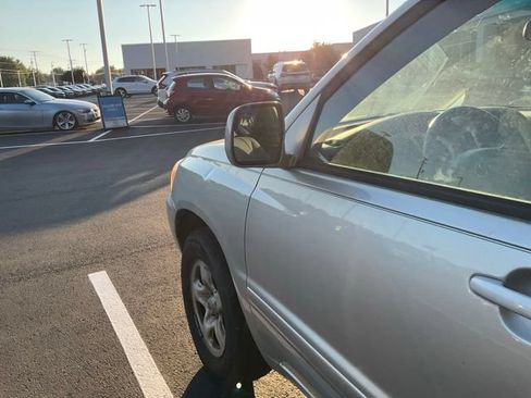 Used 2005 Toyota Highlander 2WD image 8
