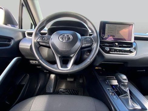 Certified 2026 Toyota Corolla Cross LE FWD image 6