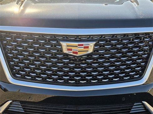 New 2026 Cadillac Escalade Luxury image 9