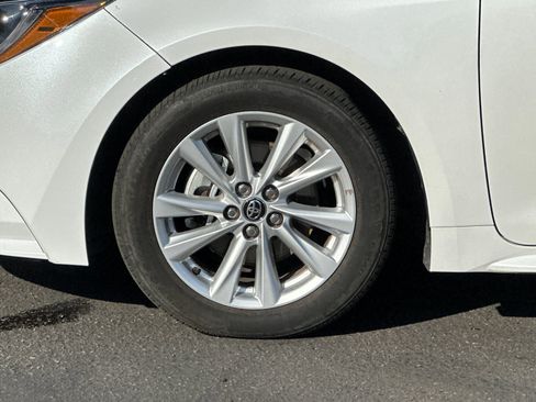 Used 2025 Toyota Corolla LE image 23