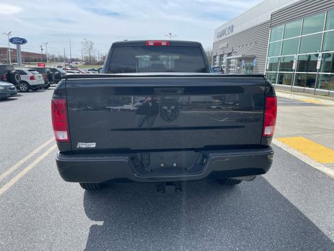 Used 2017 RAM 1500 Express w/ Black Ram 1500 Express Group image 4