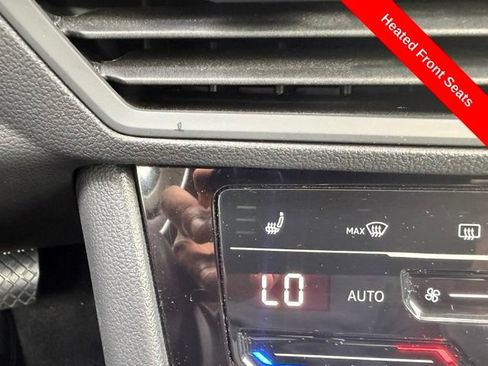 Used 2025 Volkswagen Jetta SE FWD image 32
