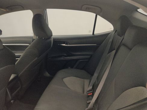 Used 2020 Toyota Camry LE image 18