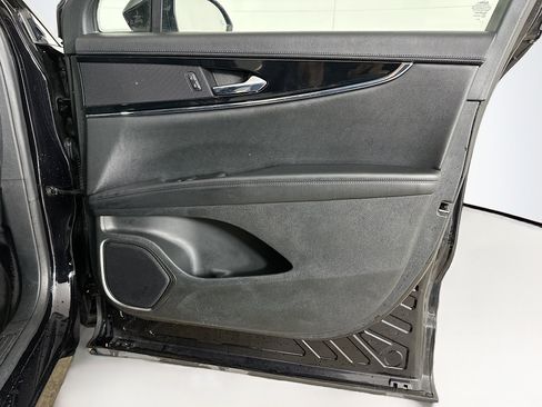 Used 2023 Lincoln Nautilus FWD w/ Premium Package image 32