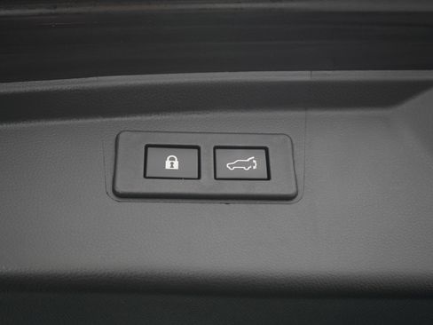 Used 2025 Subaru Outback Premium AWD/4WD image 11