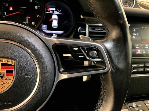 Used 2018 Porsche Macan AWD/4WD image 18