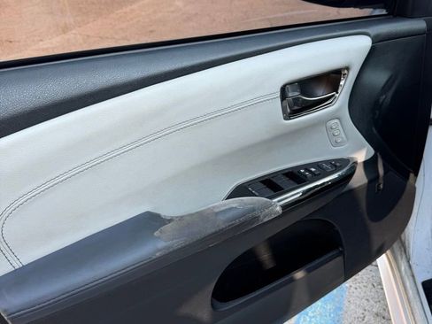 Used 2015 Toyota Avalon Limited image 12