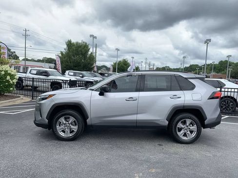 Certified 2024 Toyota RAV4 LE AWD/4WD image 5