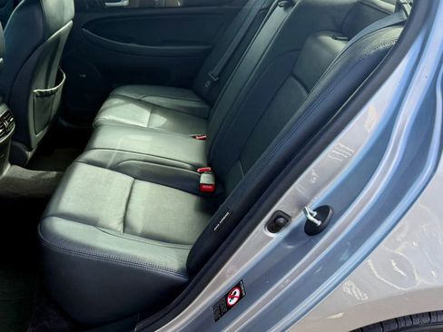 Used 2012 Hyundai Genesis 3.8 w/ Premium Pkg image 9