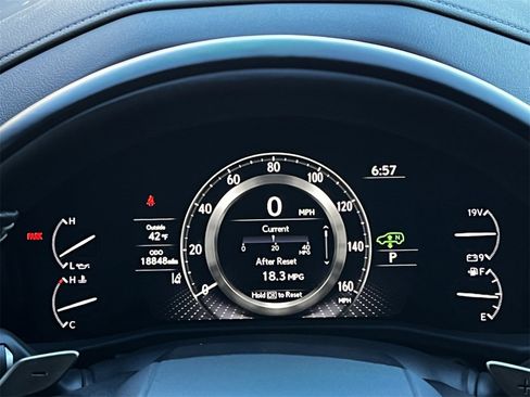 Used 2024 Lexus LX 600 4WD w/ Luxury Package image 13