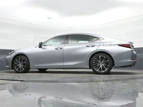 Used 2024 Lexus ES 350 w/ Premium Package image 15
