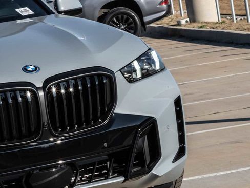 New 2026 BMW X5 xDrive50e w/ M Sport Package image 6