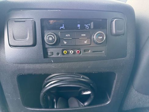 Used 2015 GMC Yukon Denali image 19