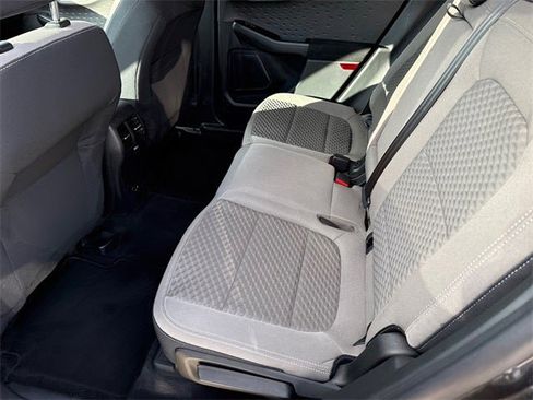 Used 2020 Ford Escape SE image 18