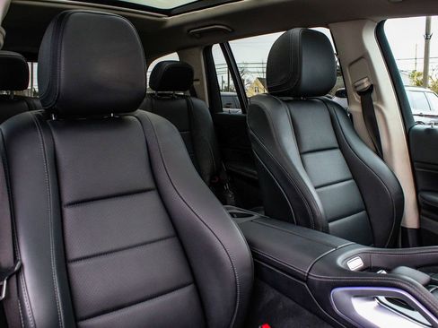 Used 2022 Mercedes-Benz GLS 450 4MATIC image 44