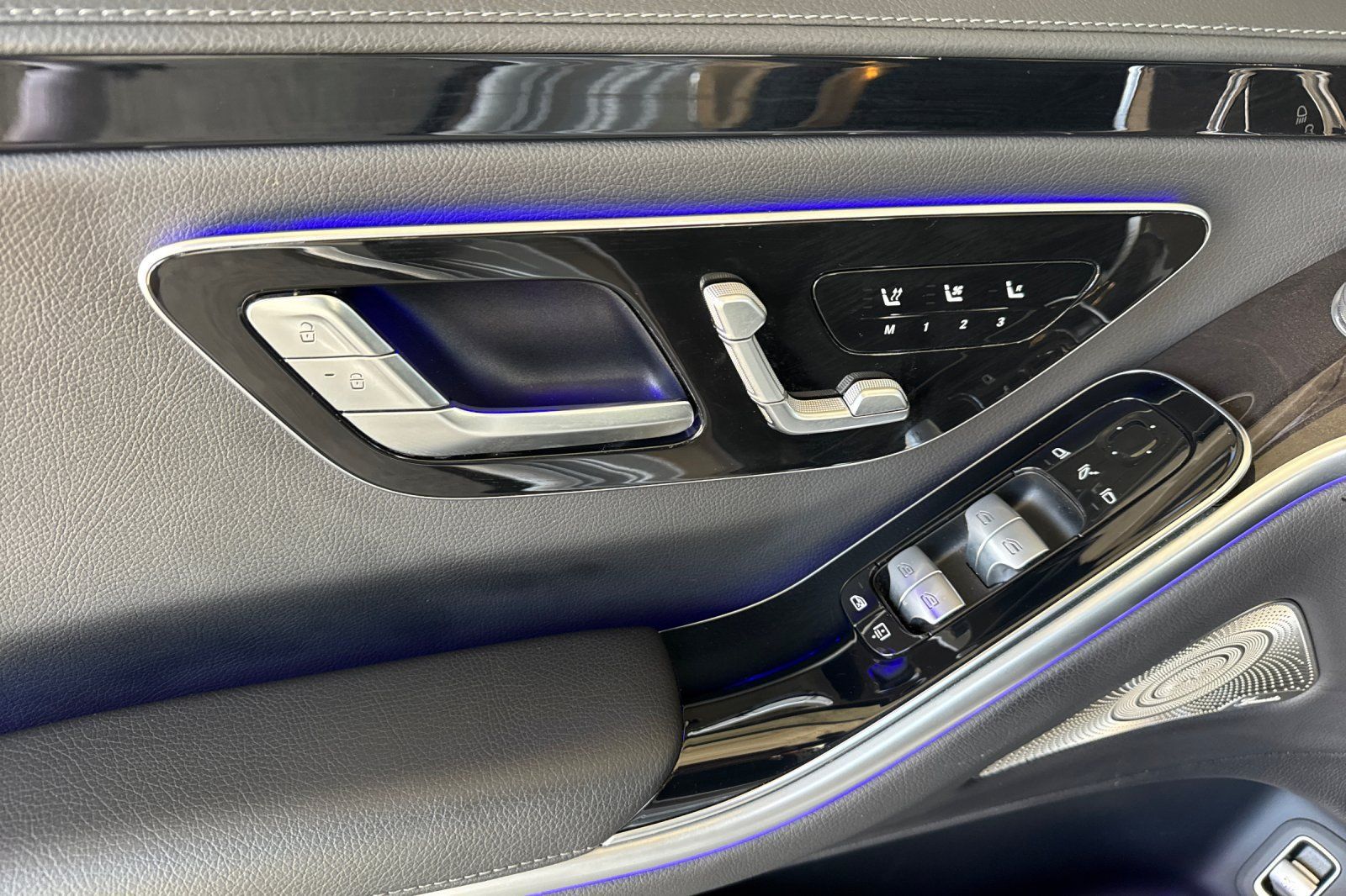 Used 2022 Mercedes-Benz S 500 4MATIC image 11