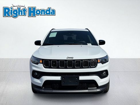 Used 2025 Jeep Compass Latitude w/ Convenience Group AWD/4WD image 5