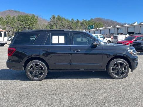 Certified 2023 Ford Expedition Limited image 2